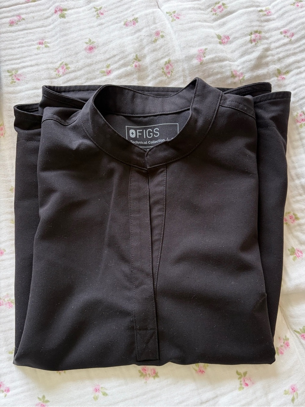 Figs Scrub Top